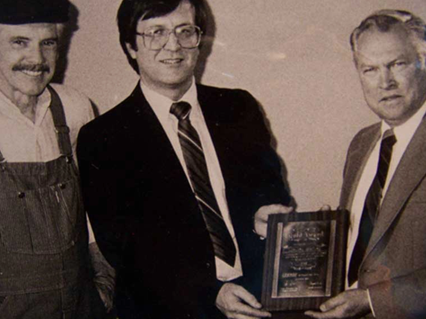 Armand LeBlanc receiving a Lennox sales award